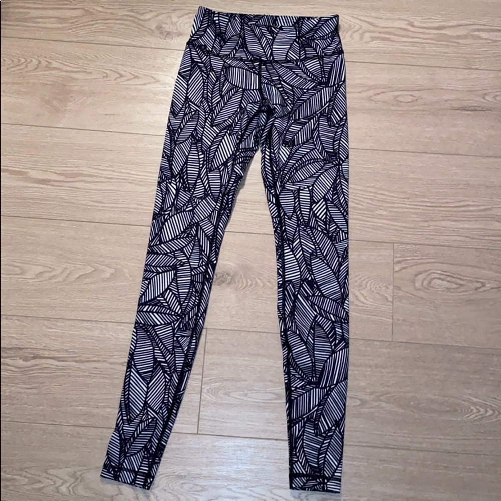 Lululemon Banana Leaf  Wunder Under